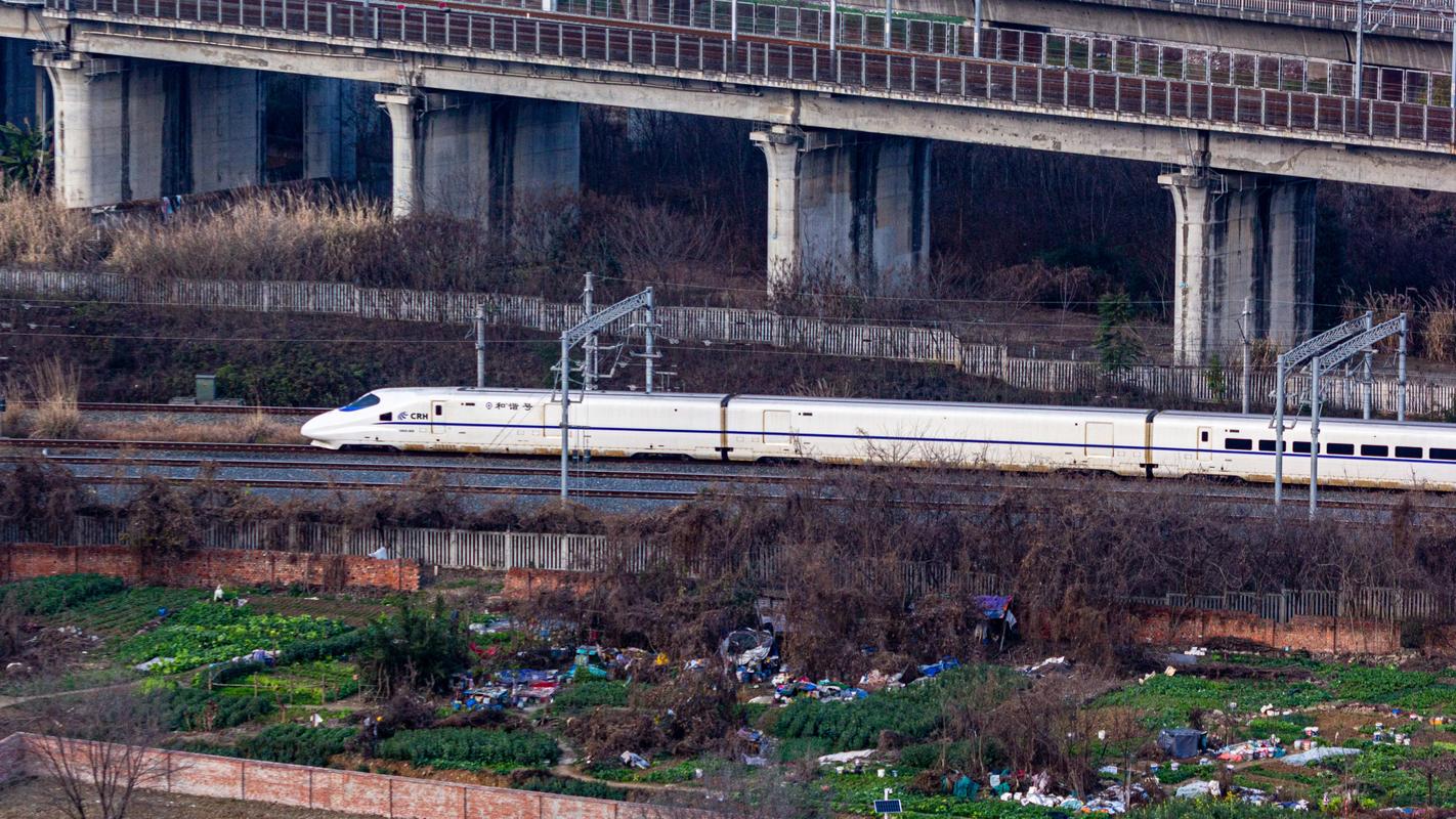 CRH2A型动车组牵引系统工作原理及故障处理