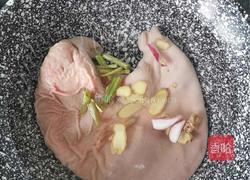 苦藠猪肚鸡汤的做法图解2