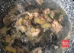 苦藠猪肚鸡汤的做法图解3