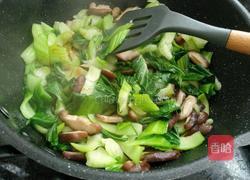 油菜炒香菇的做法图解12