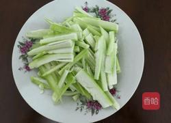 蛋白丝瓜枸杞汤的做法图解3