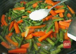 胡萝卜炒豆角的做法图解12