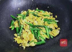 芦笋炒鸡蛋的做法图解9