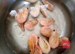 菠萝虾仁炒饭的做法图解1