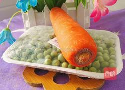 胡萝卜炒豌豆的做法图解1