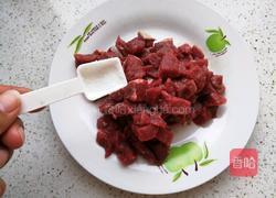 火龙果燕麦牛肉粒的做法图解3