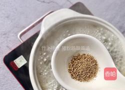 猪粉肠酸菜汤的做法图解7