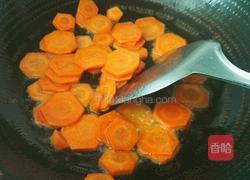 胡萝卜炒西兰花的做法图解8