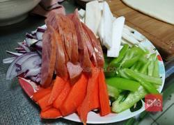 田园蔬菜香肠披萨的做法图解2