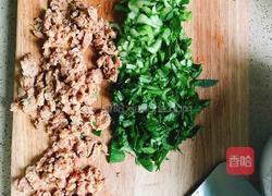 青菜肉沫蛋炒饭的做法图解1
