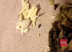 甜椒炒肥肠的做法图解2