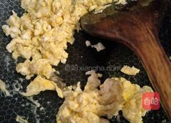 香椿山药炒鸡蛋的做法图解6