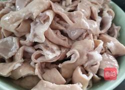 酸菜肥肠的做法图解2