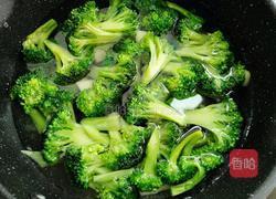 黄椒炒西兰花的做法图解8