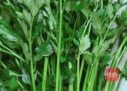 蒜末野芹菜的做法图解2