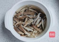 鲜蘑炒油菜的做法图解2