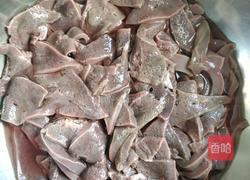 爆炒猪肝的做法图解1