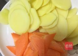 土豆年糕炒日本豆腐的做法图解1