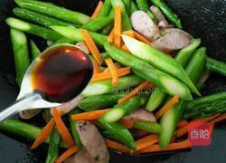 香肠炒芦笋的做法图解6