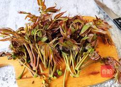 炸香椿鱼的做法图解1