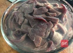 蒜苗炒猪肝的做法图解2