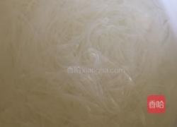 胡萝卜鸡蛋粉丝木耳馅水饺的做法图解3