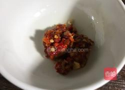 瓜子仁拌野芹菜梗的做法图解9