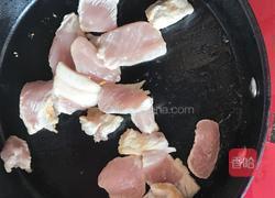 平菇炒花菜的做法图解2