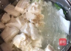 白菜粉丝豆腐汤的做法图解6