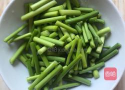 蒜苔炒肉的做法图解2