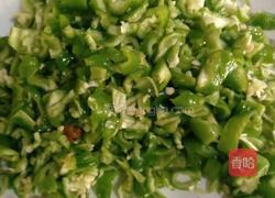 青椒炒鸡蛋的做法图解2