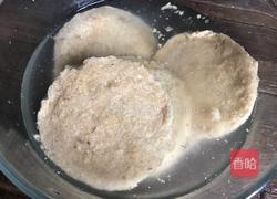 腊肉炖霉豆渣的做法图解2