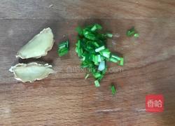 腊肉炖霉豆渣的做法图解6