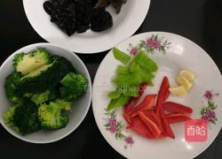 素炒西兰花的做法图解1