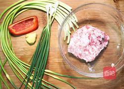 蒜苔酿肉的做法图解1