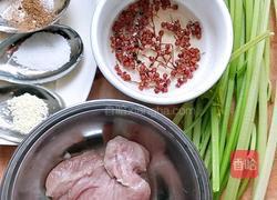 肉沫蒸芹菜的做法图解1