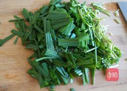 新文美食 韭菜鸡蛋炒午餐肉的做法图解2