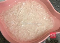 腊肠鸡蛋蒸饭的做法图解2