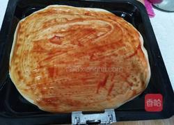 洋葱灌肉肠披萨的做法图解3