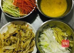 素菜炒饼的做法图解1