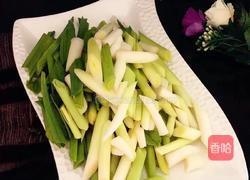 蒜叶炒香干的做法图解1