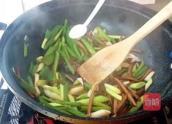 蒜叶炒香干的做法图解7