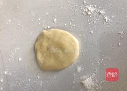 面包辫的手法（一辫单扣）的做法图解3