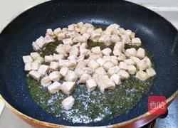 莴笋胡萝卜肉丁炒饭的做法图解7