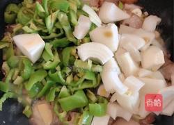 爆炒尖椒肘花肉的做法图解6