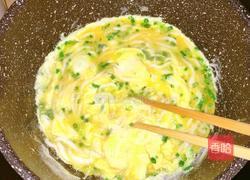 小银鱼炒鸡蛋的做法图解4