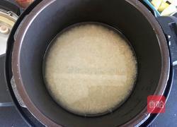 肉松胚芽米爆浆饭团的做法图解2