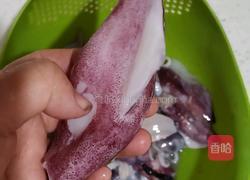 韭菜炒鱿鱼的做法图解1