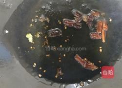 韭菜炒鱿鱼的做法图解9