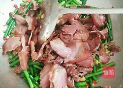 蒜苔炒腊肉的做法图解5